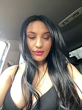 Snapshot of Marialove221 chatting on 02-26-26, 01:32 Marialove221 online show from 02-26-26, 01:32