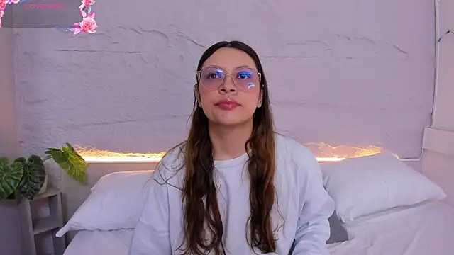 lanna 18  online show from 04-13-26, 11:48