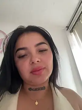 Snapshot of Mia__Bloom chatting on 03-03-26, 01:17 Mia Bloom online show from 03-03-26, 01:17