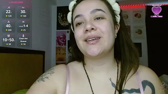 Snapshot of Nova-Satela chatting on 06-02-26, 12:18 Nova-Satela online show from 06-02-26, 12:18