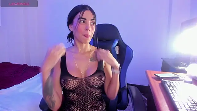 Snapshot of catalina__blaze chatting on 01-11-26, 02:44 catalina blaze online show from 01-11-26, 02:44