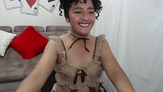 Snapshot of 23velvet chatting on 06-05-26, 05:14 23velvet online show from 06-05-26, 05:14