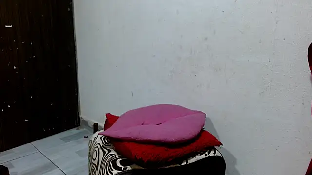 Snapshot of Calientes96 chatting on 01-09-26, 01:30 Calientes96 online show from 01-09-26, 01:30