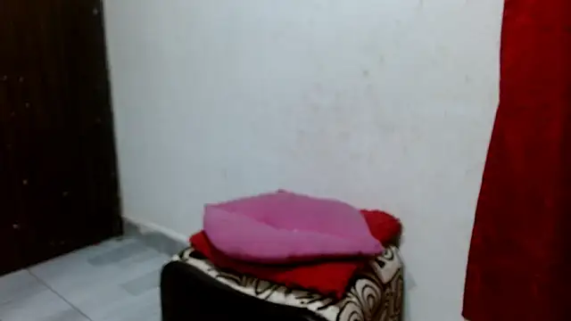 Snapshot of Calientes96 chatting on 01-10-26, 03:30 Calientes96 online show from 01-10-26, 03:30