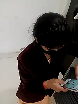 Snapshot of Sarita-school chatting on 01-07-26, 05:43 Sarita-school online show from 01-07-26, 05:43