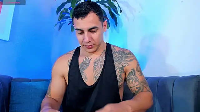 Snapshot of MassimoCo_ chatting on 05-02-26, 11:26 MassimoCo online show from 05-02-26, 11:26