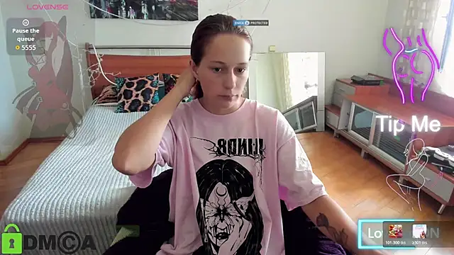 Snapshot of Lily_Viola chatting on 07-14-26, 07:35 Lily Viola online show from 07-14-26, 07:35