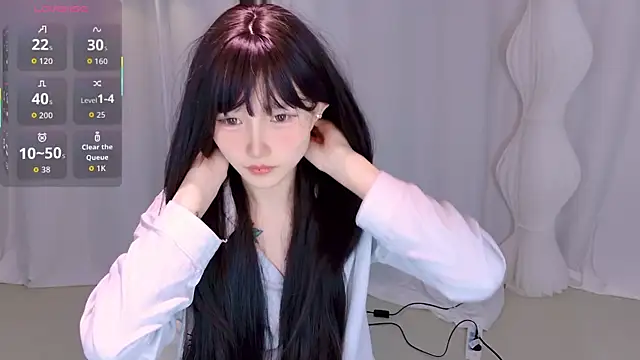 Snapshot of YE_Zi_ chatting on 01-11-26, 04:01 YE Zi online show from 01-11-26, 04:01