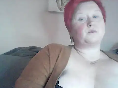 Snapshot of BustyRedxx chatting on 05-15-26, 09:05 BustyRedxx online show from 05-15-26, 09:05