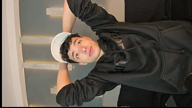 Snapshot of Matt_Wolf_ chatting on 01-15-26, 11:26 Matt Wolf online show from 01-15-26, 11:26