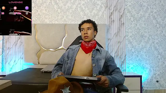 Zayn tay online show from 01-12-26, 07:19