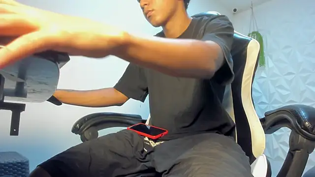 Snapshot of Alluringangel23 chatting on 01-17-26, 01:21 Alluringangel23 online show from 01-17-26, 01:21