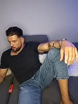 Snapshot of Angelo_33 chatting on 03-31-26, 10:10 Angelo 33 online show from 03-31-26, 10:10