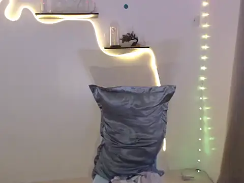 Eric Bigcockx online show from 03-08-26, 05:17