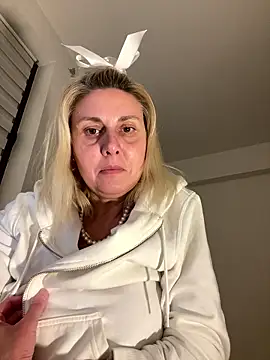 Snapshot of Amelia9798 chatting on 01-14-26, 07:52 Amelia9798 online show from 01-14-26, 07:52