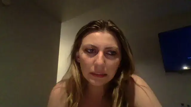 KellyKardashian online show from 01-14-26, 05:57