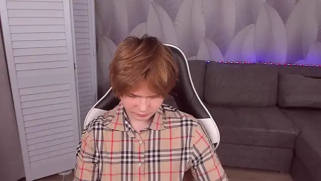 RowanScarlett online show from 01-08-26, 09:06