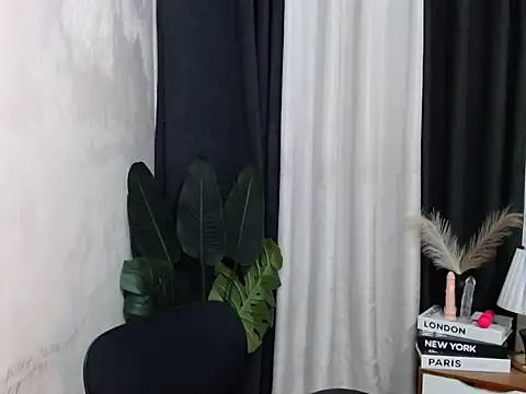 Pretty Lys online show from 04-04-26, 09:51