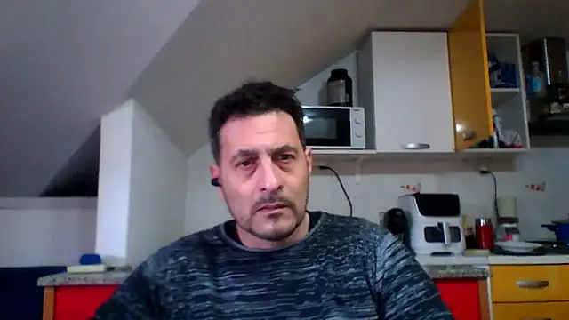 Snapshot of colosone chatting on 02-11-26, 11:15 colosone online show from 02-11-26, 11:15