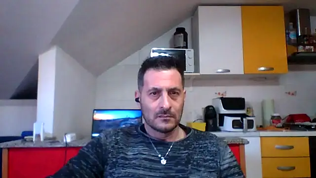 Snapshot of colosone chatting on 02-25-26, 11:31 colosone online show from 02-25-26, 11:31