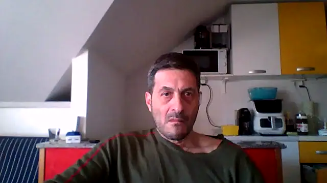 Snapshot of colosone chatting on 03-25-26, 07:58 colosone online show from 03-25-26, 07:58