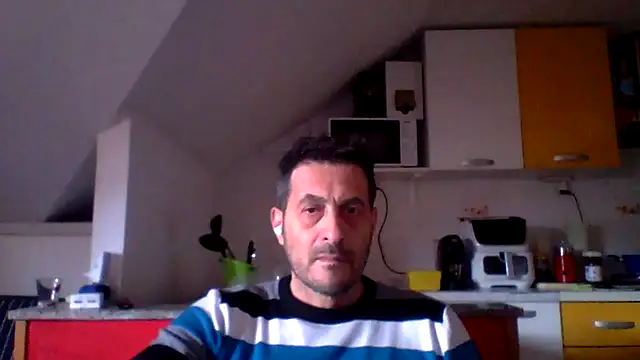 Snapshot of colosone chatting on 03-26-26, 11:49 colosone online show from 03-26-26, 11:49