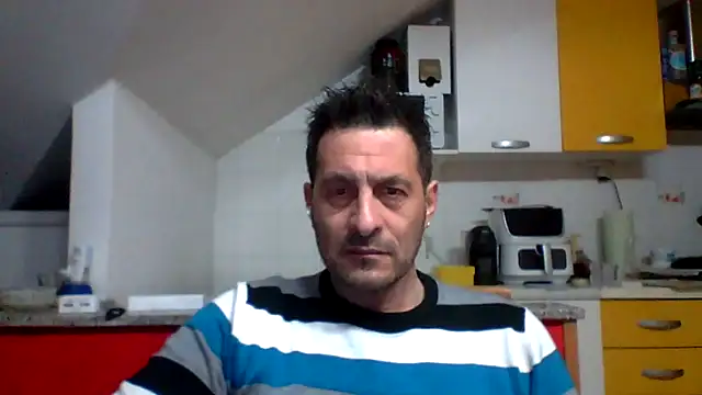 Snapshot of colosone chatting on 03-29-26, 09:26 colosone online show from 03-29-26, 09:26