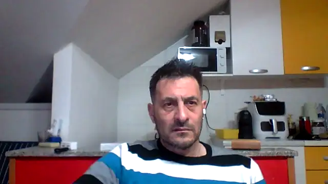 Snapshot of colosone chatting on 04-02-26, 03:42 colosone online show from 04-02-26, 03:42