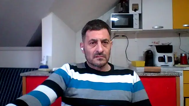 Snapshot of colosone chatting on 04-03-26, 04:16 colosone online show from 04-03-26, 04:16