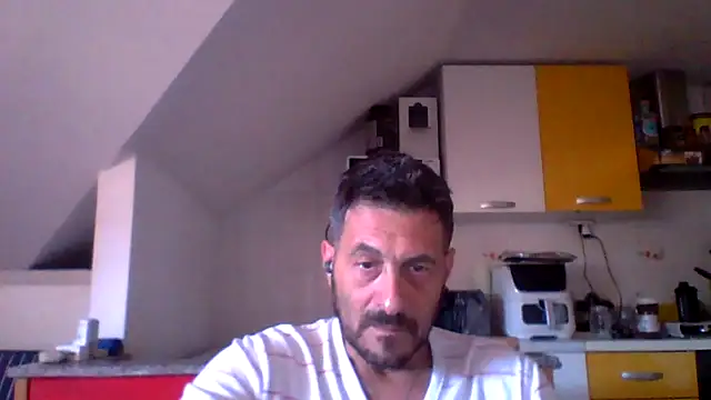 Snapshot of colosone chatting on 05-18-26, 08:42 colosone online show from 05-18-26, 08:42