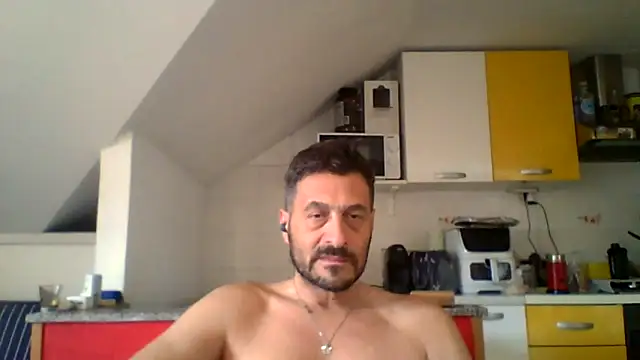 Snapshot of colosone chatting on 05-19-26, 06:31 colosone online show from 05-19-26, 06:31