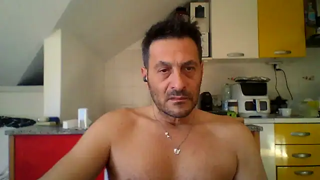 Snapshot of colosone chatting on 05-24-26, 05:23 colosone online show from 05-24-26, 05:23