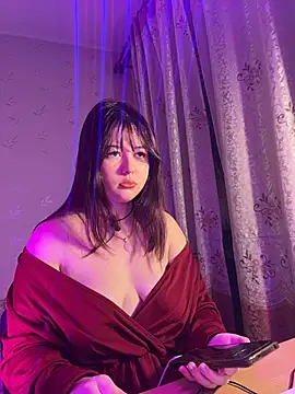 Snapshot of VertaLin chatting on 01-08-26, 05:48 VertaLin online show from 01-08-26, 05:48