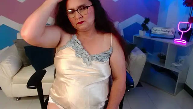 Snapshot of elena_milf1 chatting on 01-11-26, 04:34 elena milf1 online show from 01-11-26, 04:34