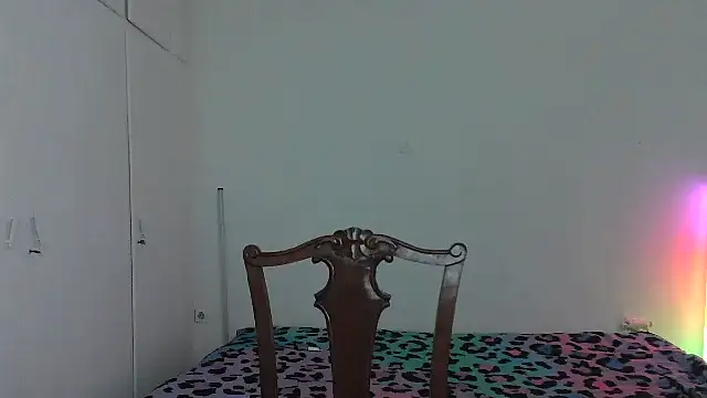 Snapshot of HoneyValentine chatting on 02-28-26, 07:59 HoneyValentine online show from 02-28-26, 07:59