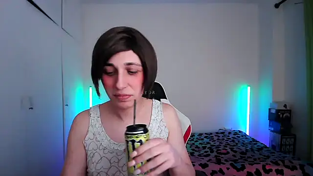 HoneyValentine online show from 04-17-26, 08:23