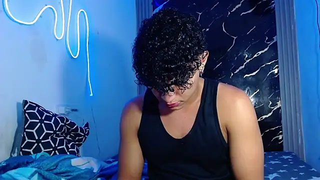 Snapshot of jamescurly00 chatting on 03-13-26, 07:59 jamescurly00 online show from 03-13-26, 07:59