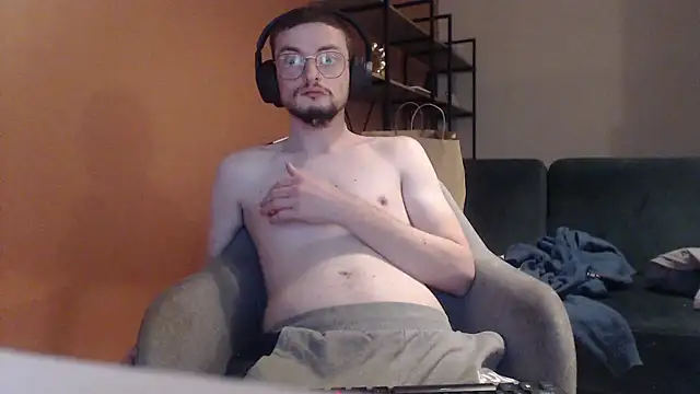 Snapshot of davidfrenchlove chatting on 01-05-26, 11:52 davidfrenchlove online show from 01-05-26, 11:52