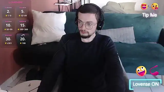 Snapshot of davidfrenchlove chatting on 01-15-26, 12:21 davidfrenchlove online show from 01-15-26, 12:21