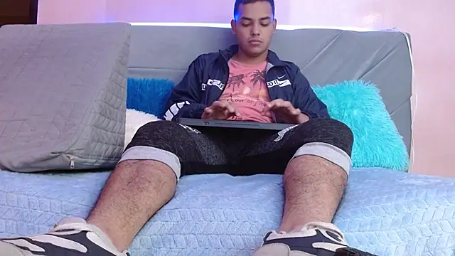 studentdeivy  online show from 02-07-26, 09:57