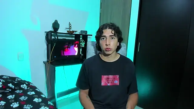 Keisuke Baji  online show from 01-08-26, 01:35