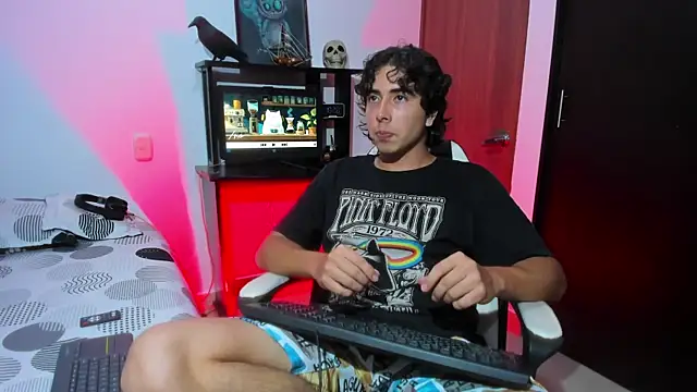 Keisuke Baji  online show from 01-12-26, 03:28