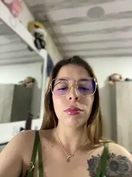 Snapshot of NatalyPinky chatting on 05-15-26, 11:45 NatalyPinky online show from 05-15-26, 11:45