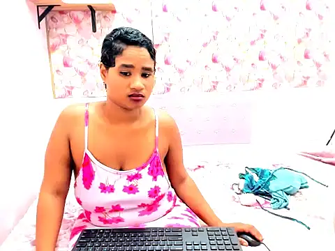 Snapshot of ebonyskylar694u chatting on 01-13-26, 08:08 ebonyskylar694u online show from 01-13-26, 08:08