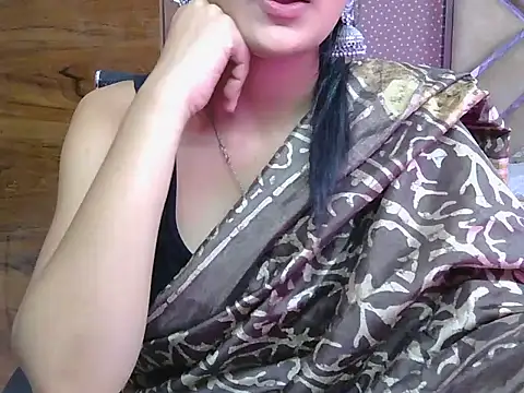 Snapshot of sweet_riyaaa chatting on 05-06-26, 05:03 sweet riyaaa online show from 05-06-26, 05:03