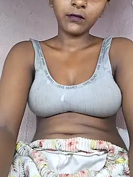 Snapshot of Royal-girl78 chatting on 05-19-26, 03:40 Royal-girl78 online show from 05-19-26, 03:40