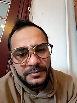 Snapshot of julian-112 chatting on 01-17-26, 01:38 julian-112 online show from 01-17-26, 01:38