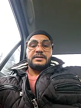 Snapshot of julian-112 chatting on 01-19-26, 07:23 julian-112 online show from 01-19-26, 07:23