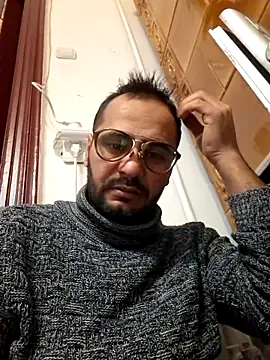 Snapshot of julian-112 chatting on 02-02-26, 10:19 julian-112 online show from 02-02-26, 10:19