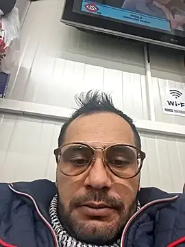 Snapshot of julian-112 chatting on 02-20-26, 02:17 julian-112 online show from 02-20-26, 02:17